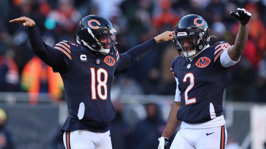 ‘The game is starting to slow down for him, and it’s encouraging to see’: Caleb Williams’ break-through could be coming at the right point in the&nbsp;season